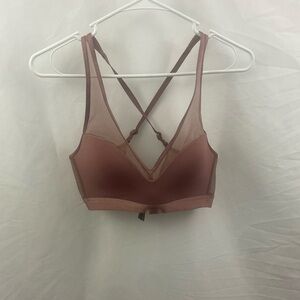 Victoria's Secret Incredible Lightweight Max 34C Sports Bra